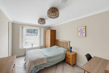 3 bed flat, North Road East, City Centre, Plymouth, PL46AL - Image 3