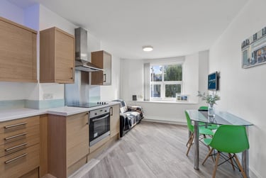 3 bed flat, Notte Street, The Hoe, Plymouth, PL12AG - Image 3
