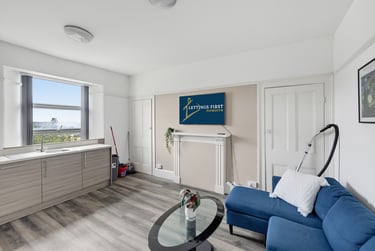 4 bed flat, Woodland Terrace, Greenbank, Plymouth, PL48NL - Image 2