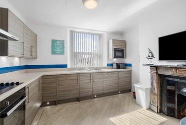 3 bed flat, North Road East, City Centre, Plymouth, PL46AL - Image 3