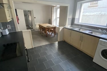 7 bed house, Carlton Terrace, Lipson, Plymouth, PL48PR - Image 5