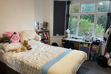 6 bed house, Derby Road, Lenton, Nottingham, NG72EB - Image 1