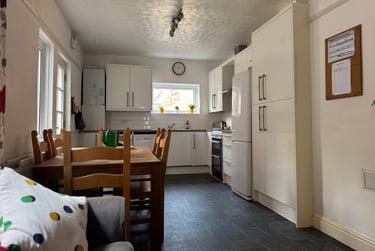 5 bed house, Pinhoe Road, Mount Pleasant, Exeter, EX47HL - Image 2