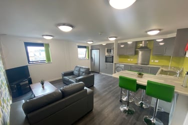 4 bed flat, Gildart Street, City centre, Liverpool, L38ET - Image 1