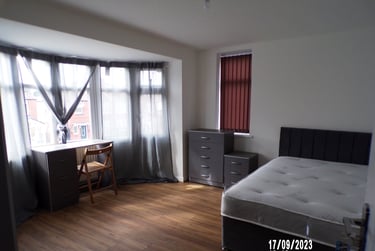 8 bed house, School Grove Withington, Fallowfield, Manchester, M204RY - Image 1