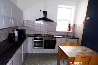 8 bed house, Booth Avenue, Fallowfield, Manchester, M146RB - Image 6