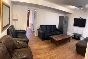 8 bed house, Derby Road, Fallowfield, Manchester, M146US - Image 2