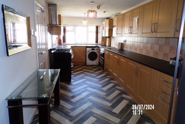 9 bed house, Derby Road, Fallowfield, Manchester, M146US - Image 2