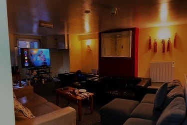9 bed house, Mauldeth Road, Fallowfield, Manchester, M204NF - Image 1