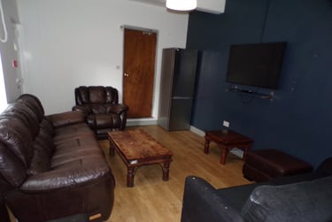 8 bed house, Booth Avenue, Fallowfield, Manchester, M146RB - Image 2