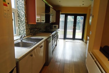 5 bed house, Mauldeth Road, Fallowfield, Manchester, M204NH - Image 1