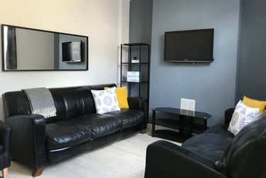 7 bed house, Alvin Street, Kingsholme, Gloucester, GL13EN - Image 1