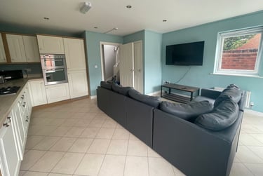 6 bed house, Old Spot Walk, Kingsholm, Gloucester, GL12BT - Image 1