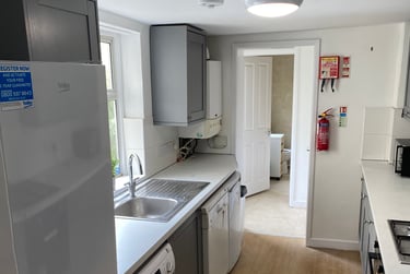 6 bed house, Marle Hill Parade, Francis Close Hall, Cheltenham, GL504LG - Image 1