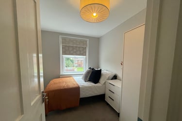4 bed house, Alstone Avenue, St Pauls, Cheltenham, GL518EJ - Image 2