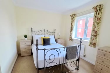 6 bed house, Pillowell Drive, City Centre, Gloucester, GL13LZ - Image 1