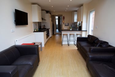 7 bed house, Gloucester Road, St Pauls, Cheltenham, GL518NE - Image 1