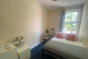 8 bed house, Monson Avenue, City Centre, Cheltenham, GL504EN - Image 2