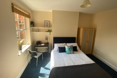 8 bed house, Monson Avenue, City Centre, Cheltenham, GL504EN - Image 2