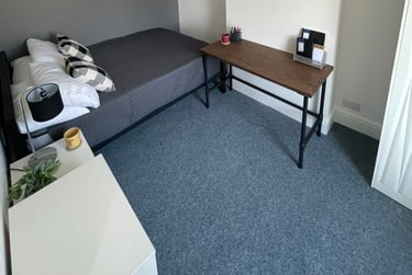 1 bed house, Kingsholm Road, Kingsholm, Gloucester, GL13BH - Image 2