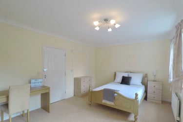 6 bed house, Pillowell Drive, City Centre, Gloucester, GL13LZ - Image 3