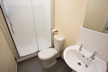 7 bed house, Gloucester Road, St Pauls, Cheltenham, GL518NE - Image 3