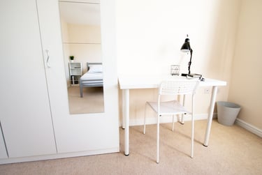 5 bed house, Old Spot Walk, Kingsholm, Gloucester, GL12BL - Image 4
