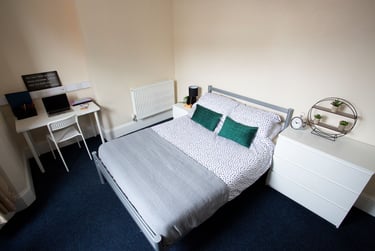 7 bed house, Gloucester Road, St Pauls, Cheltenham, GL518NE - Image 4
