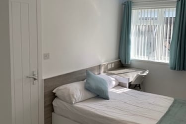 4 bed house, Bayview Terrace, Brynmill, Swansea, SA14LT - Image 2