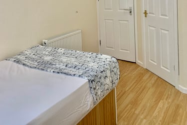 6 bed house, Rhyddings Park Rd, Brynmill, Swansea, SA20AQ - Image 6