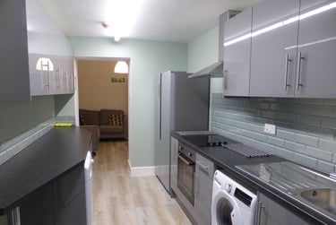 5 bed house, Oxford Street, City Centre, Swansea, SA13JA - Image 3