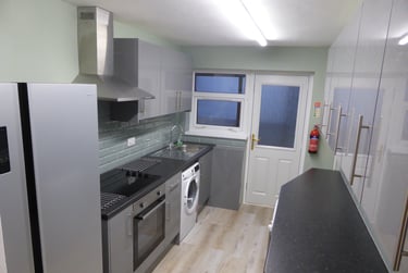 5 bed house, Oxford Street, City Centre, Swansea, SA13JA - Image 4