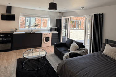1 bed studio, Lower Ford Street, Hillfields, Coventry, CV15PS - Image 1