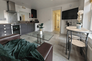 2 bed flat, Willowbank Mews, Hillfields, Coventry, CV12BN - Image 1