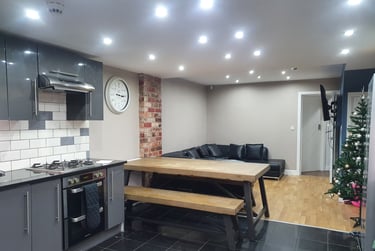 6 bed house, Moseley Road, Fallowfield, Manchester, M146PB - Image 2