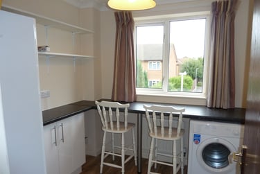 6 bed house, McWilliam Close, Talbot village, Bournemouth, BH125HP - Image 3