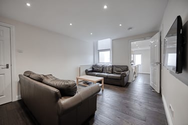 6 bed house, Grosvenor Road, Jesmond, Newcastle, NE22RN - Image 1