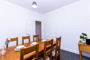 6 bed house, Harold Road, Southsea, Portsmouth, PO40LS - Image 1