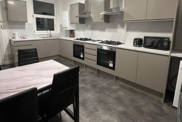 6 bed house, Dallas Road, City Centre, Lancaster, LA11TW - Image 1