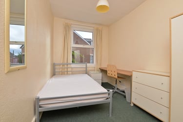6 bed house, York Terrace, St james, Exeter, EX46QP - Image 3
