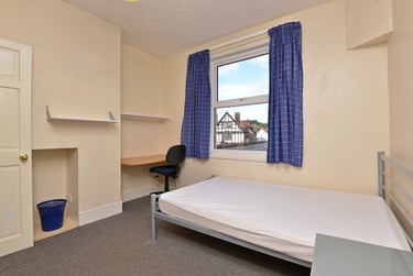 6 bed house, York Terrace, St james, Exeter, EX46QP - Image 4
