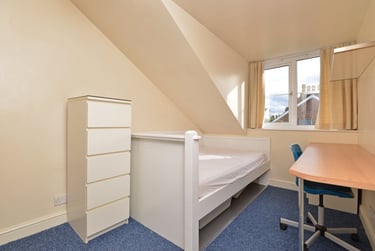 6 bed house, York Terrace, St james, Exeter, EX46QP - Image 5