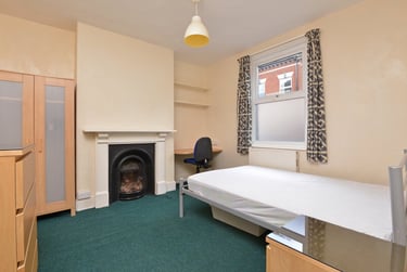6 bed house, Victoria street, St james, Exeter, EX46JQ - Image 2