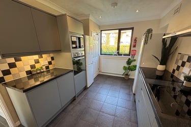 7 bed house, Ambleside Close, Earlham, Norwich, NR58LS - Image 3