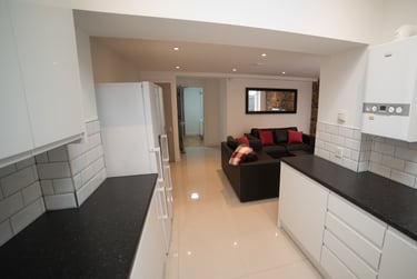 6 bed house, Cotswold Street, Kensington, Liverpool, L72PZ - Image 1