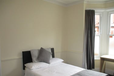 6 bed house, Markham Crescent, The Groves, York, YO318NS - Image 3