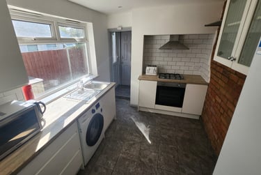 4 bed house, Gray Street, Abington, Northampton, NN13QQ - Image 2