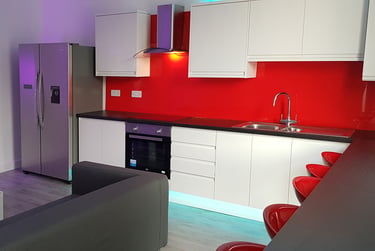 5 bed house, Bradford Road, Hillhouse, Huddersfield, HD16JE - Image 2