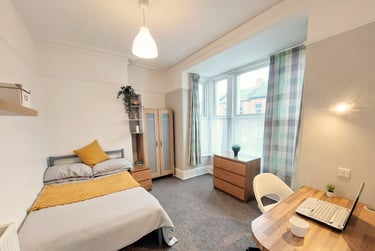 6 bed house, Pinhoe road, Mount pleasant, Exeter, EX47HL - Image 2
