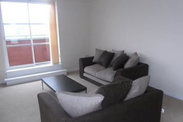 2 bed flat, Watkin Road, City Centre, Leicester, LE27AH - Image 1